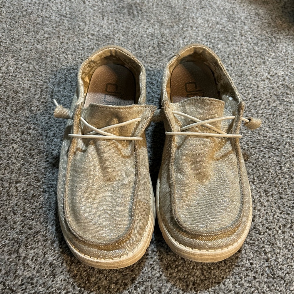 HEYDUDe Casual Cream sparkle  Loafers